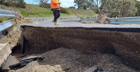 Horseshoe Bend Road damage