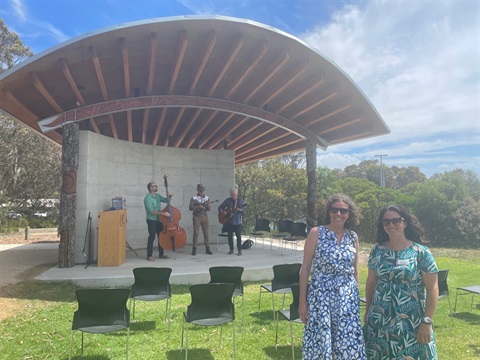 Mayor Libby Stapleton and Deputy Mayor Liz Pattison.jpg