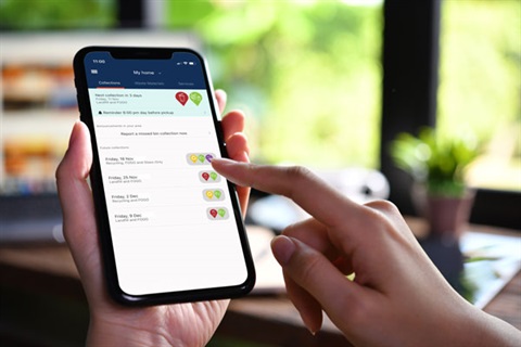 SCRRApp-hand-with-phoneSML (002).jpg
