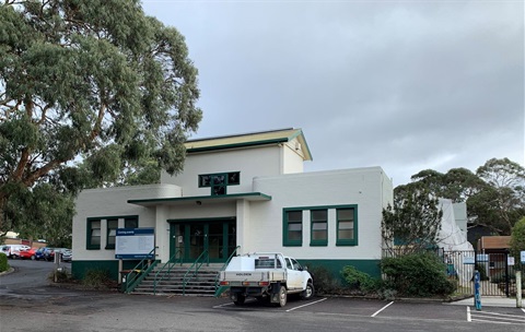 Anglesea Memorial Hall Entrance.jpg