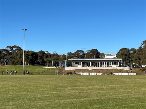 Bob Pettitt Reserve light tower