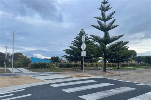 Horseshoe Bend Road and Quay Blvd.jpg